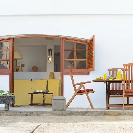 Willa Esterlicias Teror